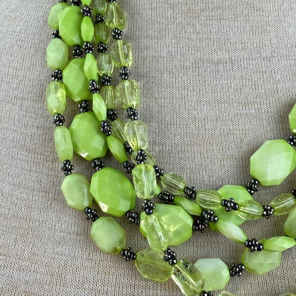 Multi-Strand Five 5 Strand Green Plastic Bead Statement Fashion Necklace 24-26" - Picture 3 of 8